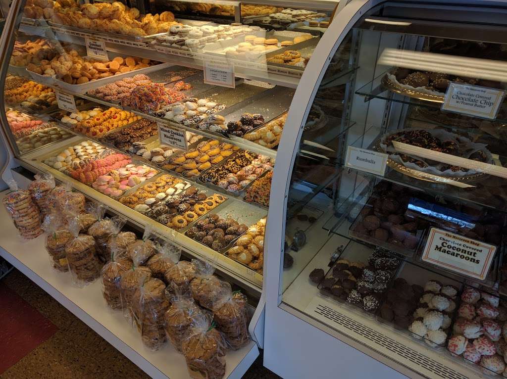 The Macaroon Shop | 107 Main St, Avon-By-The-Sea, NJ 07717, USA | Phone: (732) 776-6363