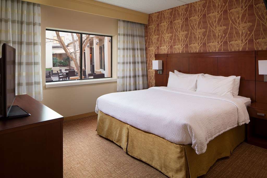 Courtyard by Marriott Charlotte Arrowood | 800 W Arrowood Rd, Charlotte, NC 28217, USA | Phone: (704) 527-5055