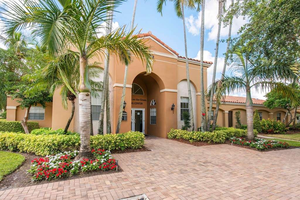 Gatehouse On the Green Apartments | 150 SW 91st Ave, Plantation, FL 33324, USA | Phone: (954) 424-0600