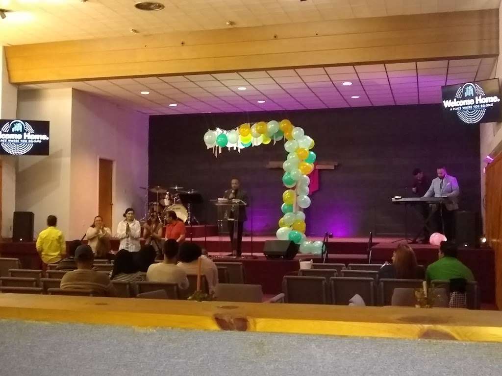 Iglesia de la comunidad El-Shaddai | 1734 Washington Ave, Racine, WI 53403, USA | Phone: (262) 456-9110