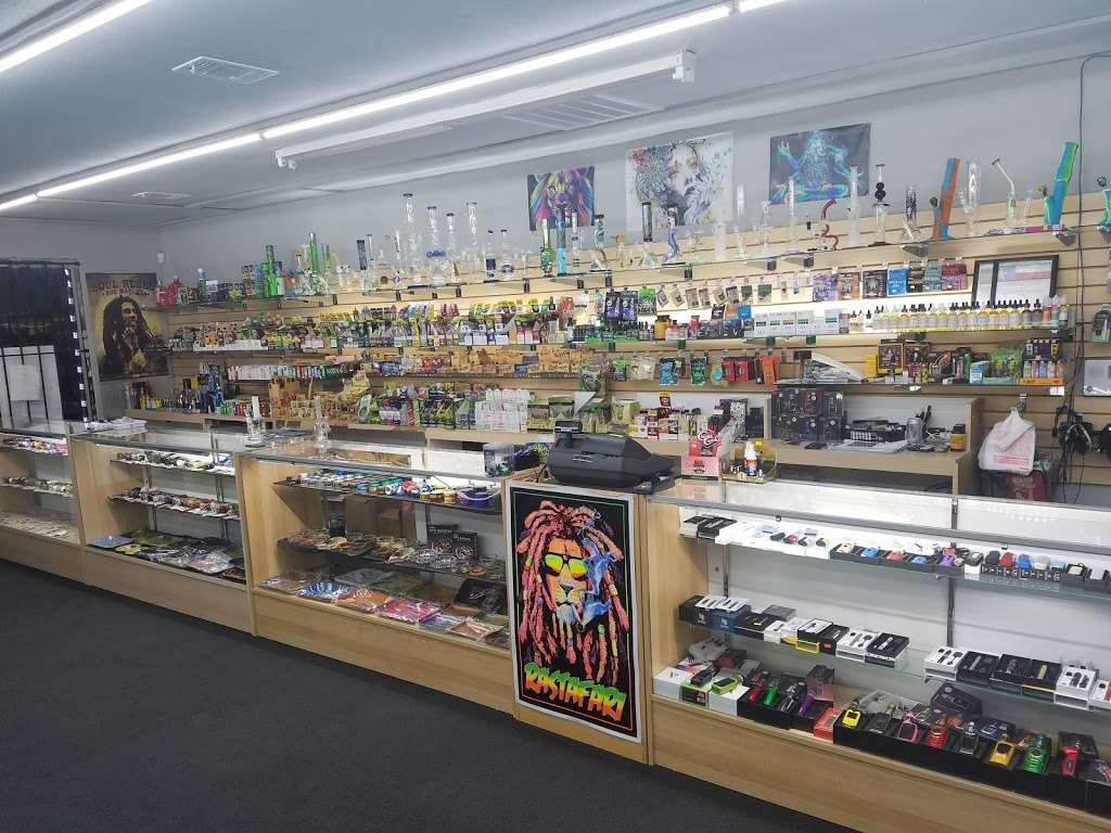 Smoke Shop | 847 Singleton Blvd Suite 110, Dallas, TX 75212, USA | Phone: (469) 466-9211