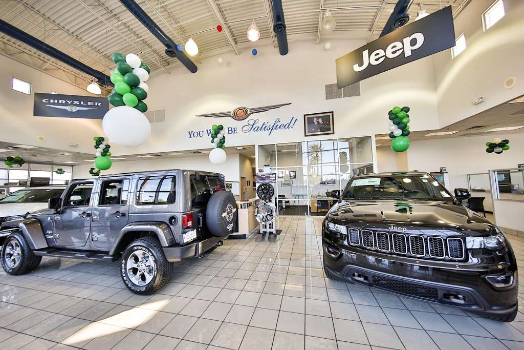 Larry H. Miller Chrysler Jeep Avondale | 10055 Papago Fwy, Avondale, AZ 85323, USA | Phone: (623) 478-3700