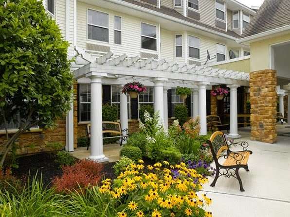 Atria Tinton Falls | 44 Pine St, Tinton Falls, NJ 07753, USA | Phone: (732) 361-2820