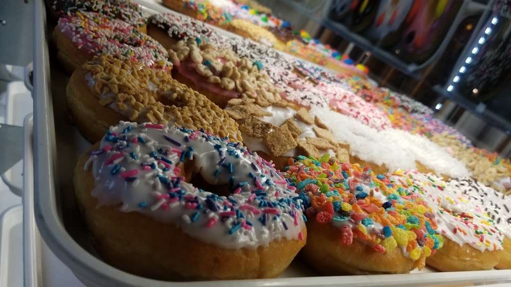 Reasey Donuts | 202 E Canal St, Mulberry, FL 33860, USA | Phone: (863) 943-4401