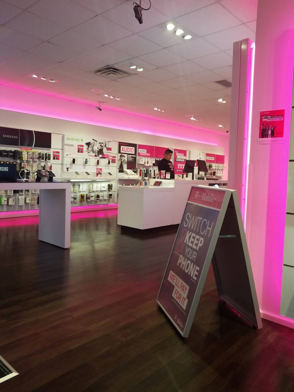 T-Mobile | 1915 Nicholasville Rd, Lexington, KY 40503, USA | Phone: (859) 277-7835