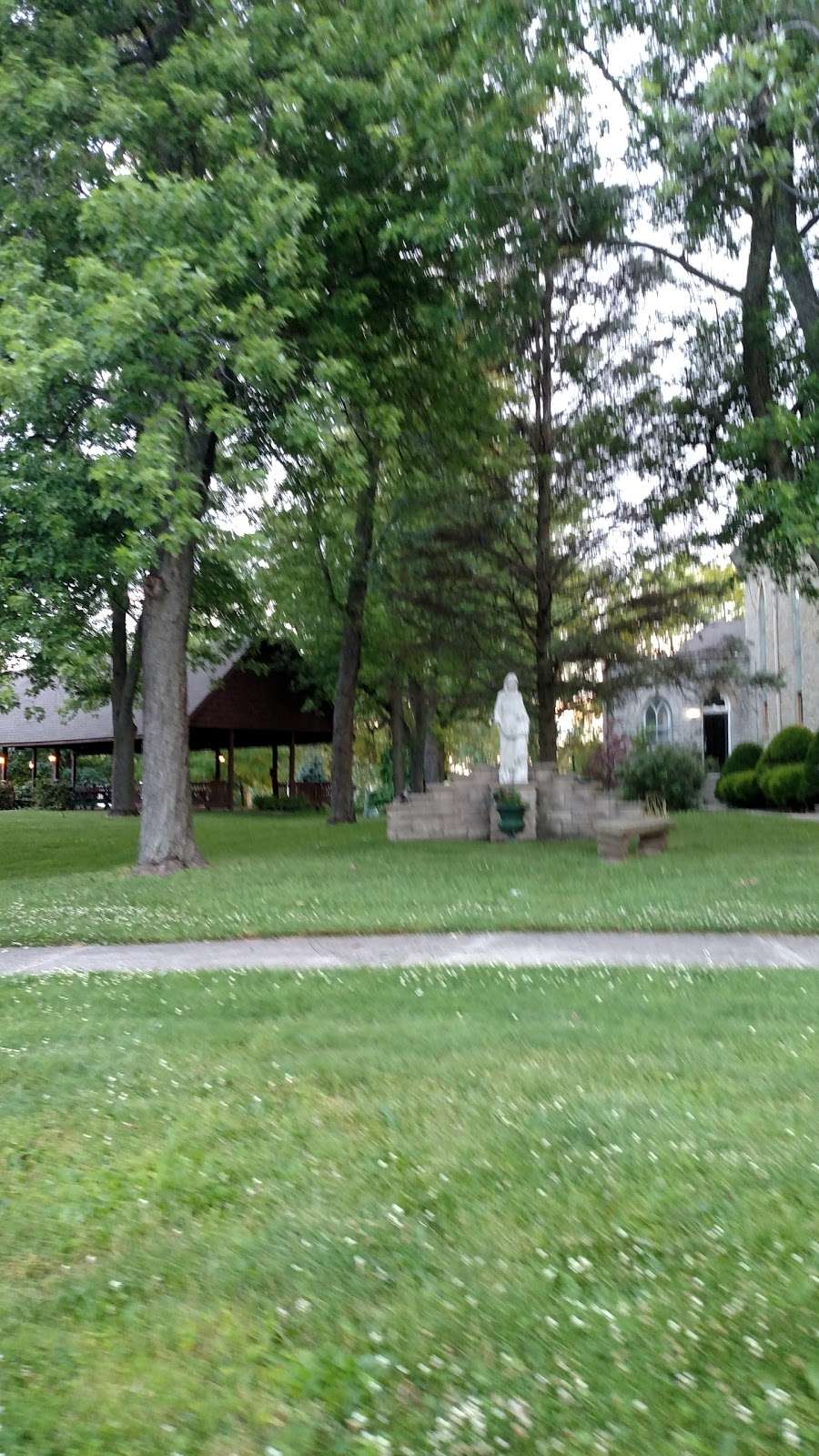 St Anne Catholic Church | 230 N 6th Ave, St Anne, IL 60964, USA | Phone: (815) 427-8265