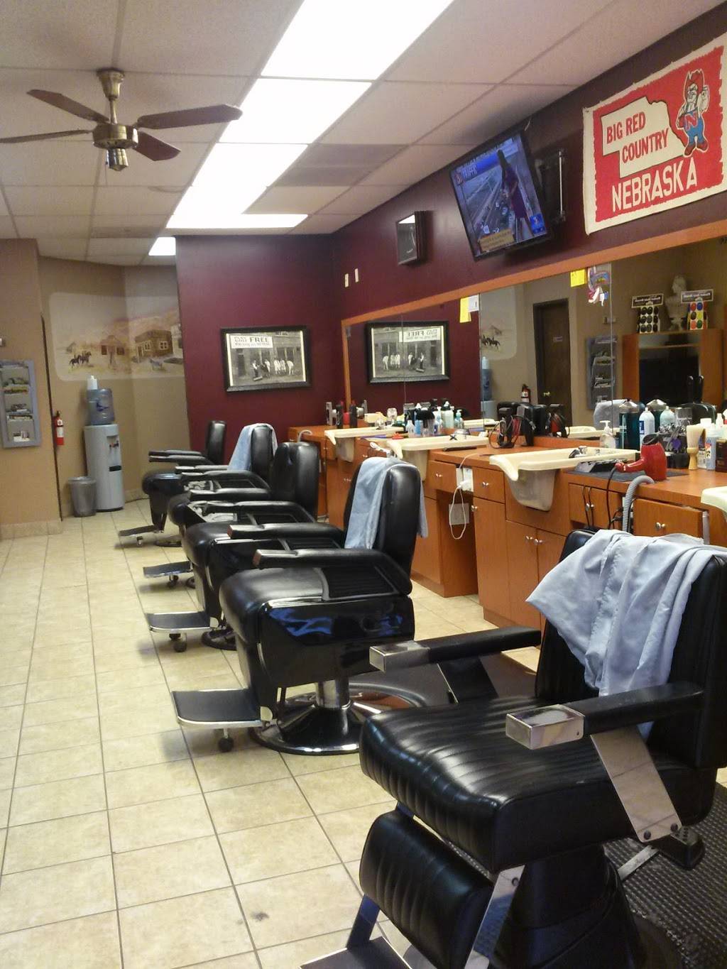 Campana Barber Shop | 9827 W Bell Rd, Sun City, AZ 85351, USA | Phone: (623) 972-5781