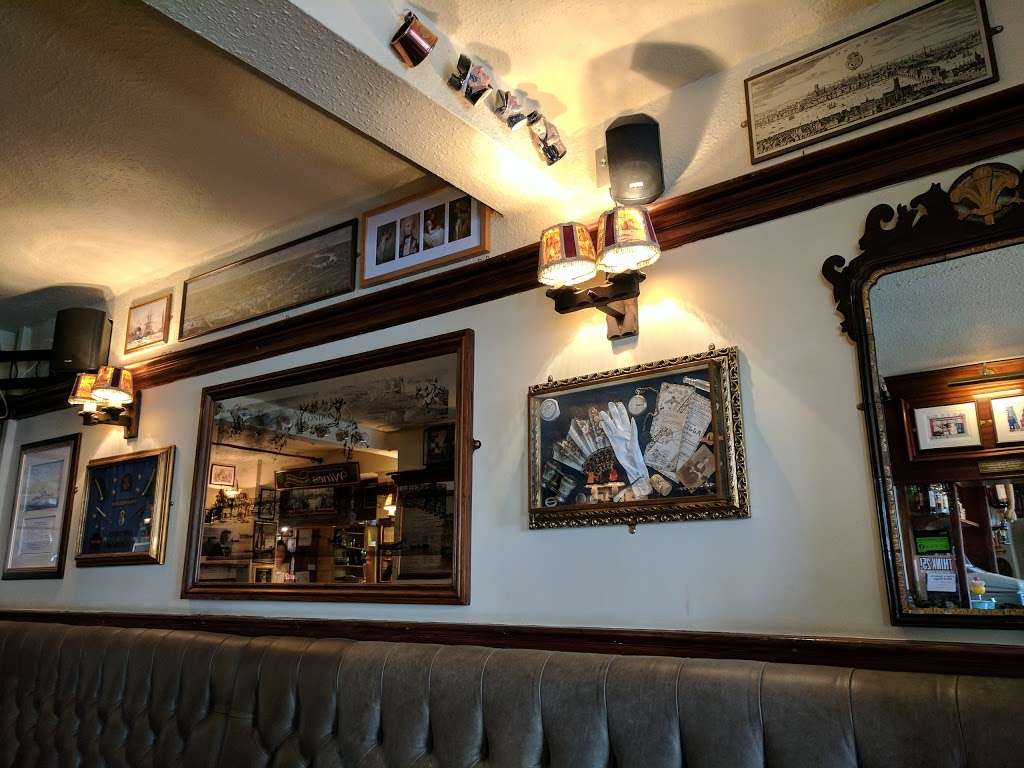 Plume of Feathers | 19 Park Vista, London SE10 9LZ, UK | Phone: 020 8858 1661