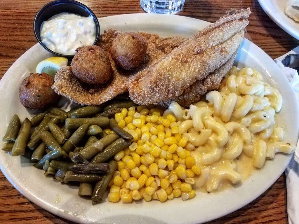 Cracker Barrel Old Country Store | 300 Belle Hill Rd, Elkton, MD 21921, USA | Phone: (410) 620-4500