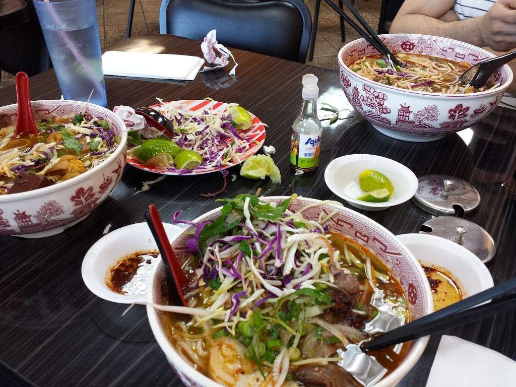 Bun Bo Hue Duc Chuong 2 | 13433 Tomball Pkwy, Houston, TX 77086 | Phone: (832) 351-2633