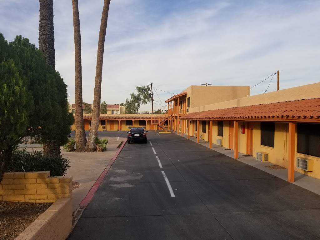 Paradise Motel | 1814 E Apache Blvd, Tempe, AZ 85281, USA | Phone: (480) 967-9935