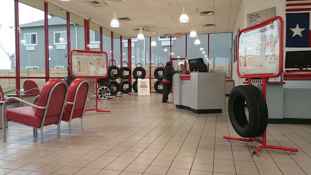 Discount Tire | 4950 North Fwy, Houston, TX 77022, USA | Phone: (713) 697-9319