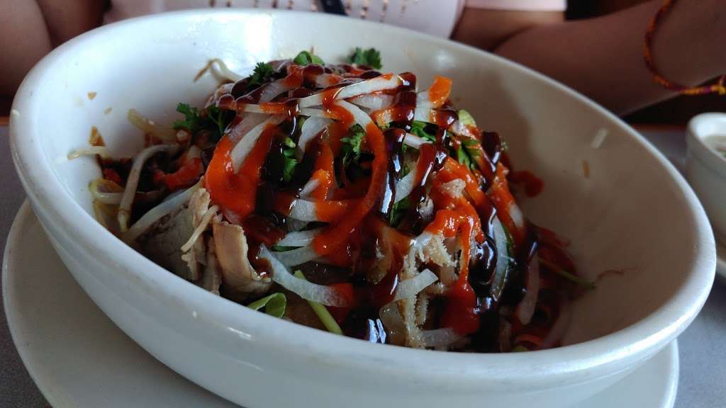 Pho Da Lat Restaurant | 475 Chelmsford St, Lowell, MA 01851, USA | Phone: (978) 453-3303