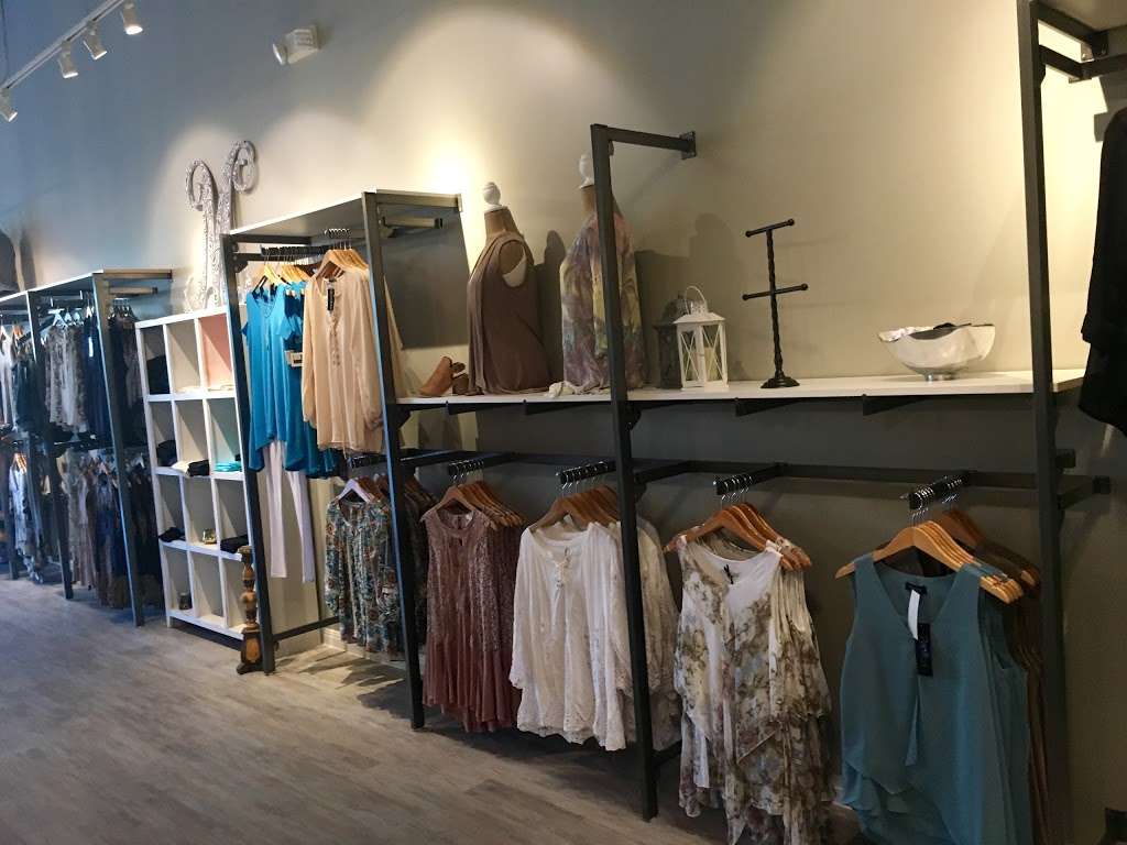 Mainstream Boutique Katy | 25757 Westheimer Pkwy #110, Katy, TX 77494, USA | Phone: (832) 437-3124