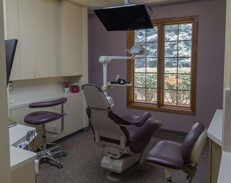 Family Roots Dentistry (Wegrzyn Dental) - dentist in McHenry | 4811 W Crystal Lake Rd, McHenry, IL 60050, USA | Phone: (815) 318-0620