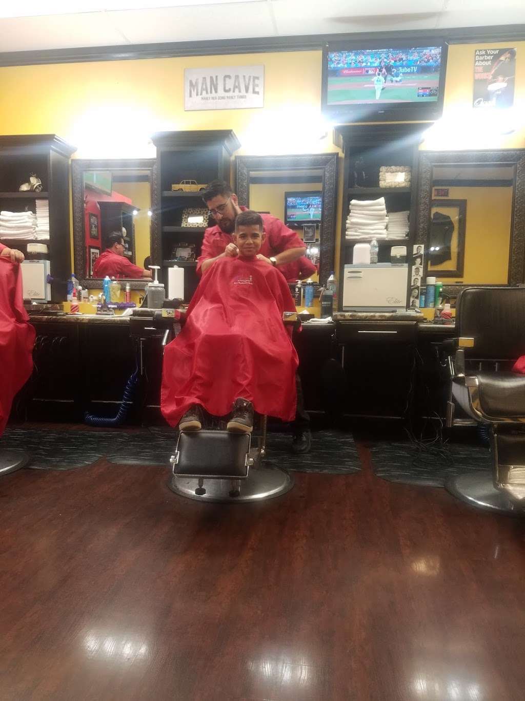 Oscar's Barber Shop 210 N Avondale Blvd 101, Avondale, AZ 85323, USA