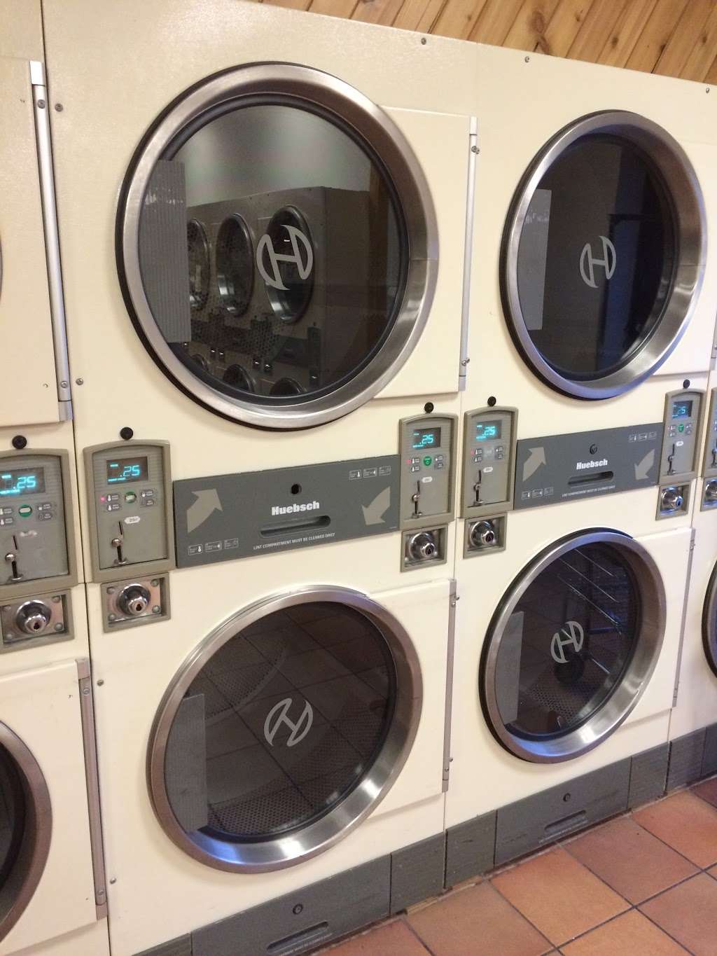 Bubbles Laundromat | 991 Main St, Waltham, MA 02451, USA | Phone: (781) 894-8641