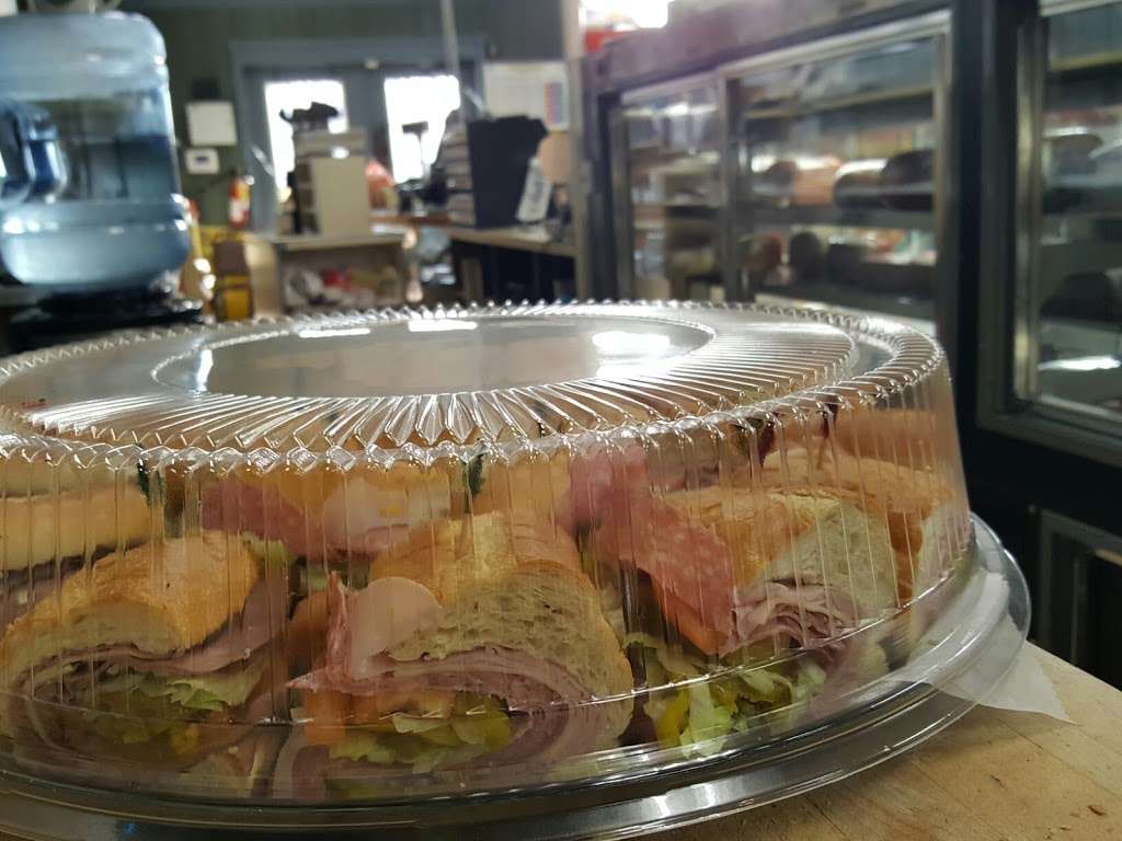 Pike Cold Cut Center | 241 E Chester Pike, Ridley Park, PA 19078, USA | Phone: (610) 461-9829