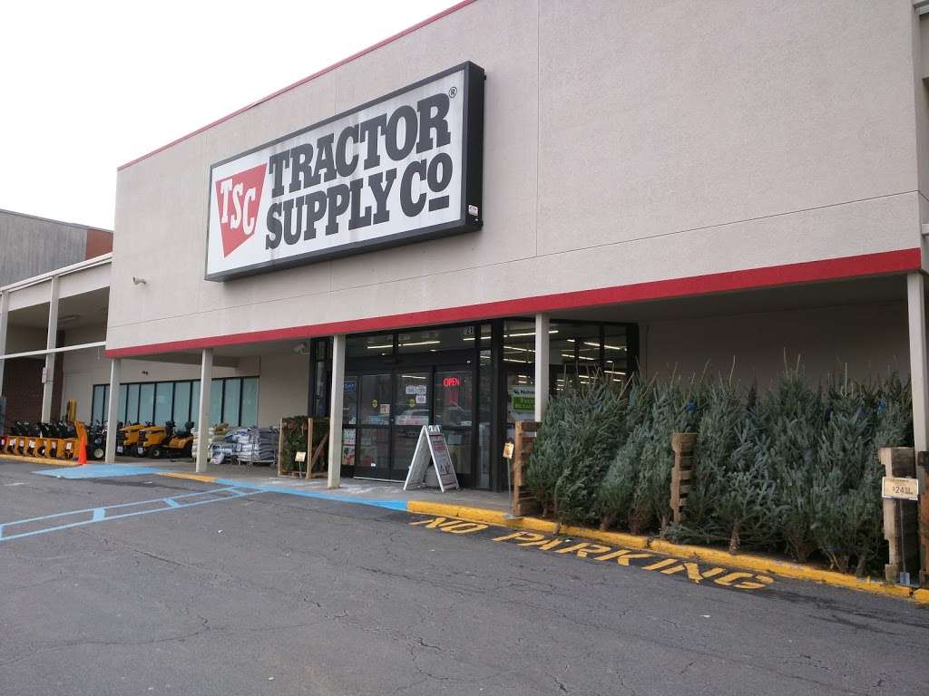 Tractor Supply Co. | 216 Susquehanna Blvd, West Hazleton, PA 18202, USA | Phone: (570) 455-4262