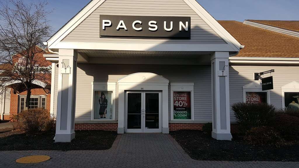 PacSun | 452 Evergreen Ct, Central Valley, NY 10917, USA | Phone: (845) 928-1014