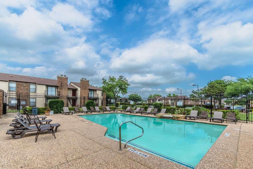 Pine Oaks Apartments | 1716 N Galloway Ave, Mesquite, TX 75149, USA | Phone: (972) 289-0689