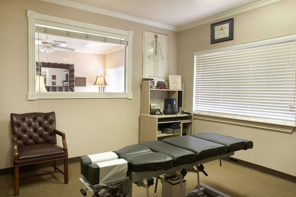 Helotes Chiropractic Clinic | 13667 Bandera Rd, Helotes, TX 78023, USA | Phone: (210) 695-5557