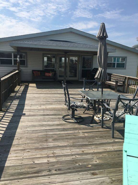 Casitadelfin Vacation Rental | 102 Dolphin Ln, Freeport, TX 77541, USA