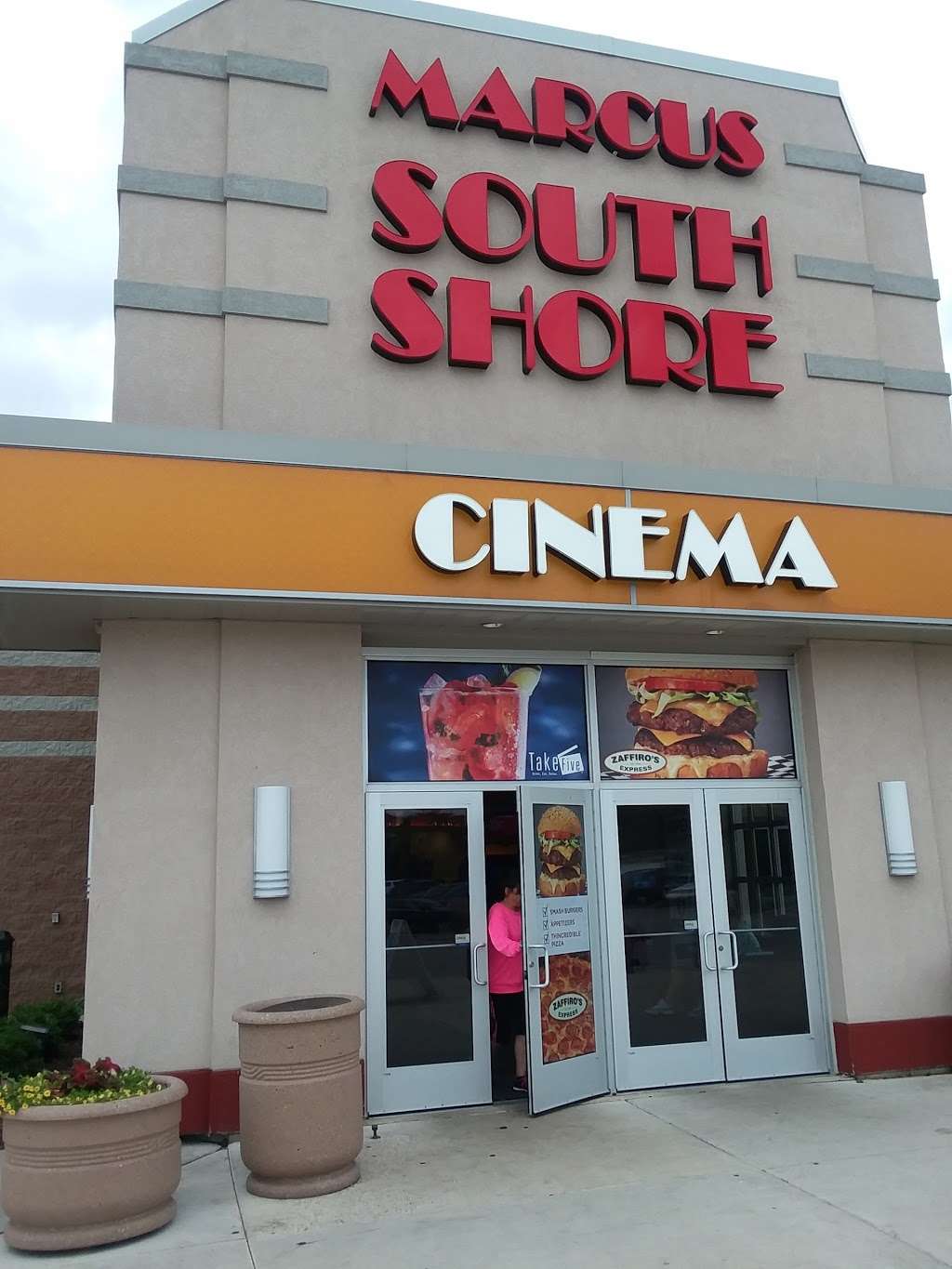 Marcus South Shore Cinema 7261 South 13th Street Oak Creek Wi 53154 Usa