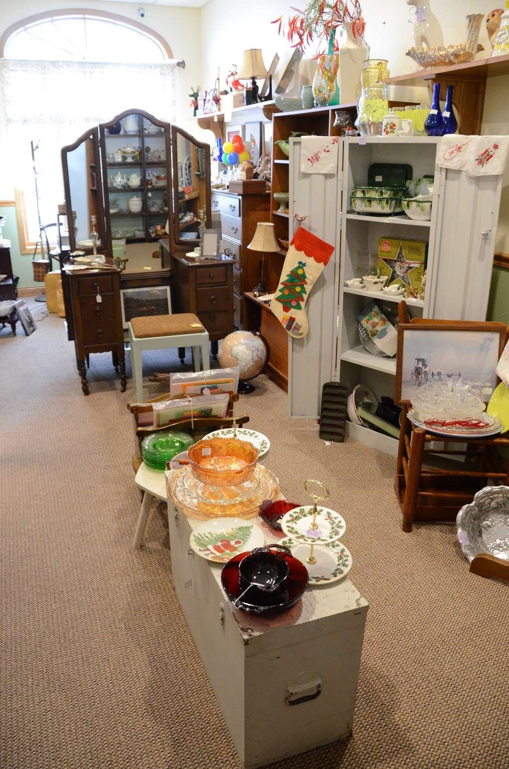 Antiques On Main | 1346 Main St, Crete, IL 60417, USA | Phone: (708) 672-2089