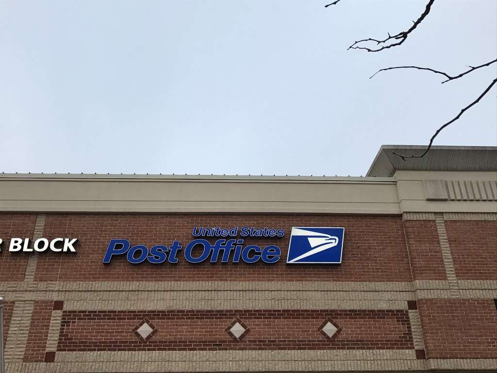 United States Postal Service | 43150 Broadlands Center Plaza #124, Broadlands, VA 20148 | Phone: (800) 275-8777