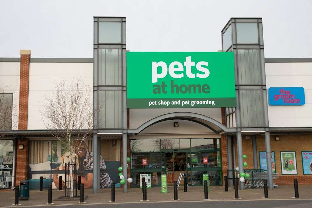 Pets at Home Thamesmead | Unit E, Cannon Retail Park, 8 Twin Tumps Way, London SE28 8RD, UK | Phone: 0345 600 6084