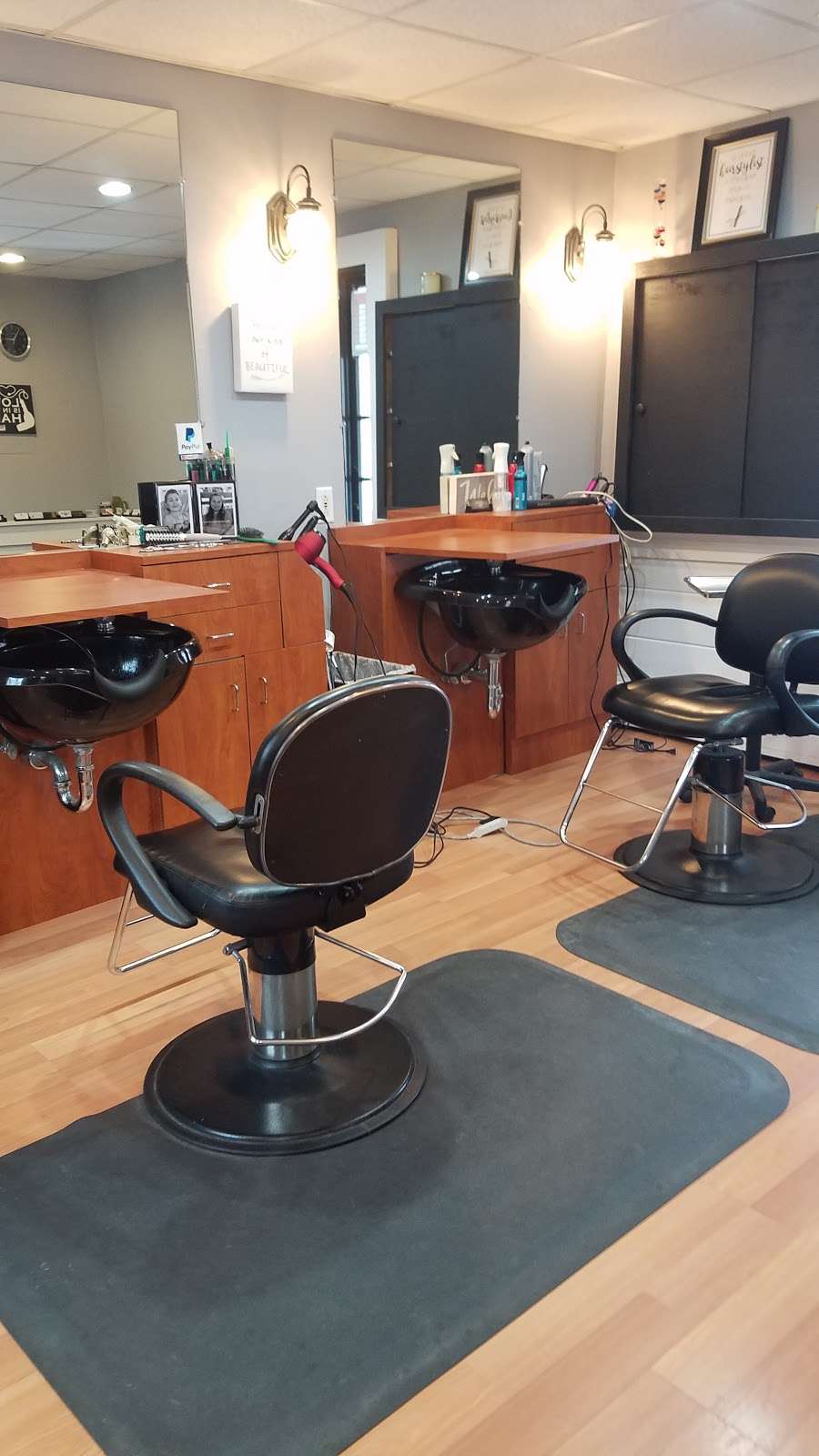 The Beauty Bar Hair Studio | 20 Townsend St #2, Pepperell, MA 01463, USA | Phone: (978) 433-0200