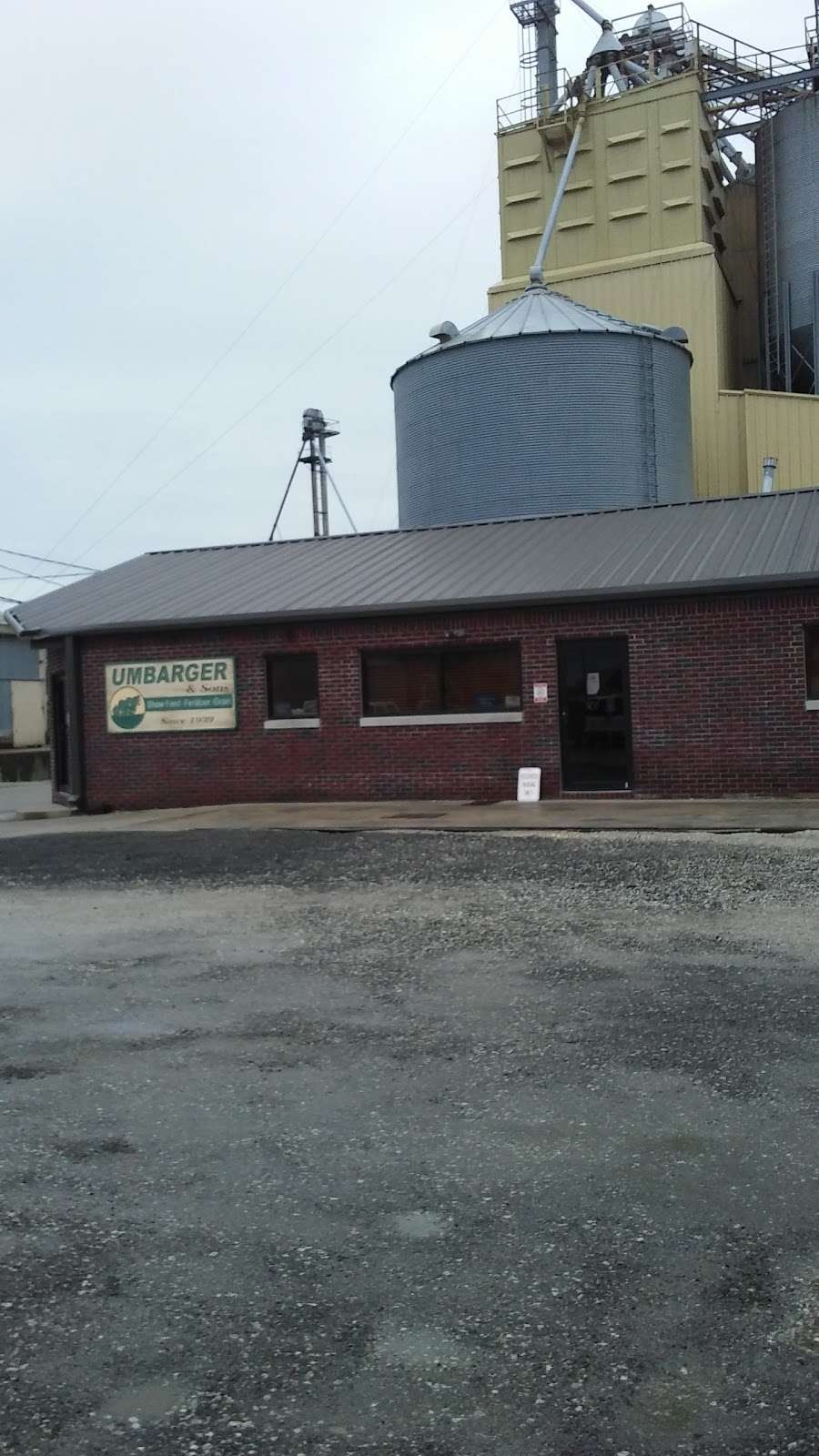 Umbarger Show Feeds | 111 Baldwin St, Bargersville, IN 46106 | Phone: (317) 422-5195