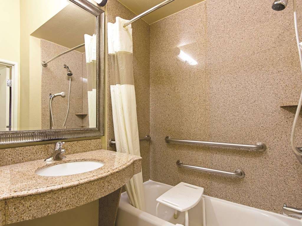 La Quinta Inn & Suites Houston New Caney | 22025 US-59, New Caney, TX 77357, USA | Phone: (281) 354-1904