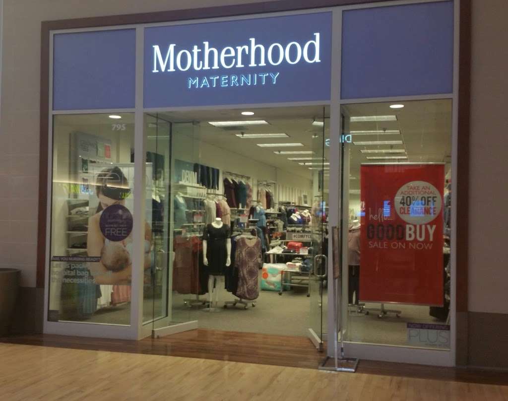 Motherhood Maternity Outlet | 6170 W Grand Ave, Gurnee, IL 60031, USA | Phone: (224) 214-0015