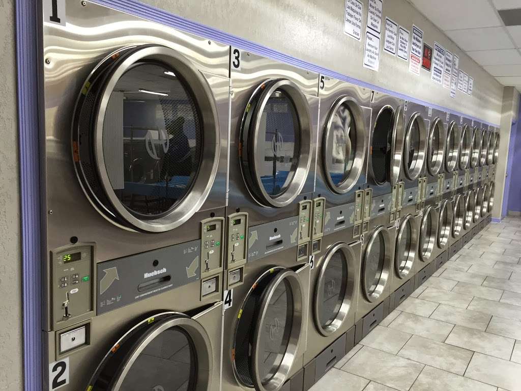 Universal Laundromat | 1414 1st St NE, Winter Haven, FL 33884, USA | Phone: (863) 268-2982