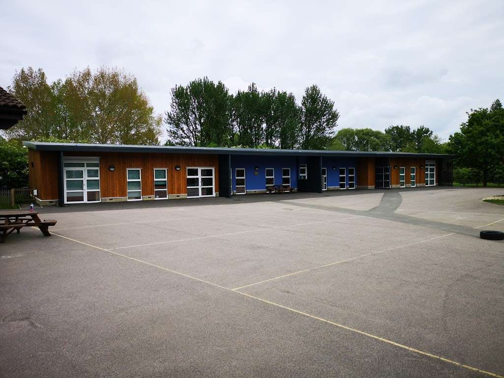 Waterfield Primary School | Waterfield Gardens, Crawley, West Sussex RH11 8RA, UK | Phone: 01293 548014