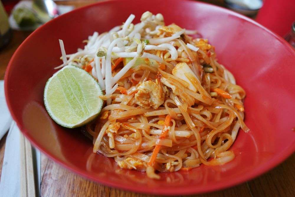 Thai Bowl | 1049 W Taylor St, Chicago, IL 60607, USA | Phone: (312) 226-5865