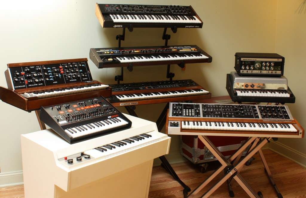 Synth City | 4727 N Damen Ave, Chicago, IL 60625, USA | Phone: (773) 878-8616