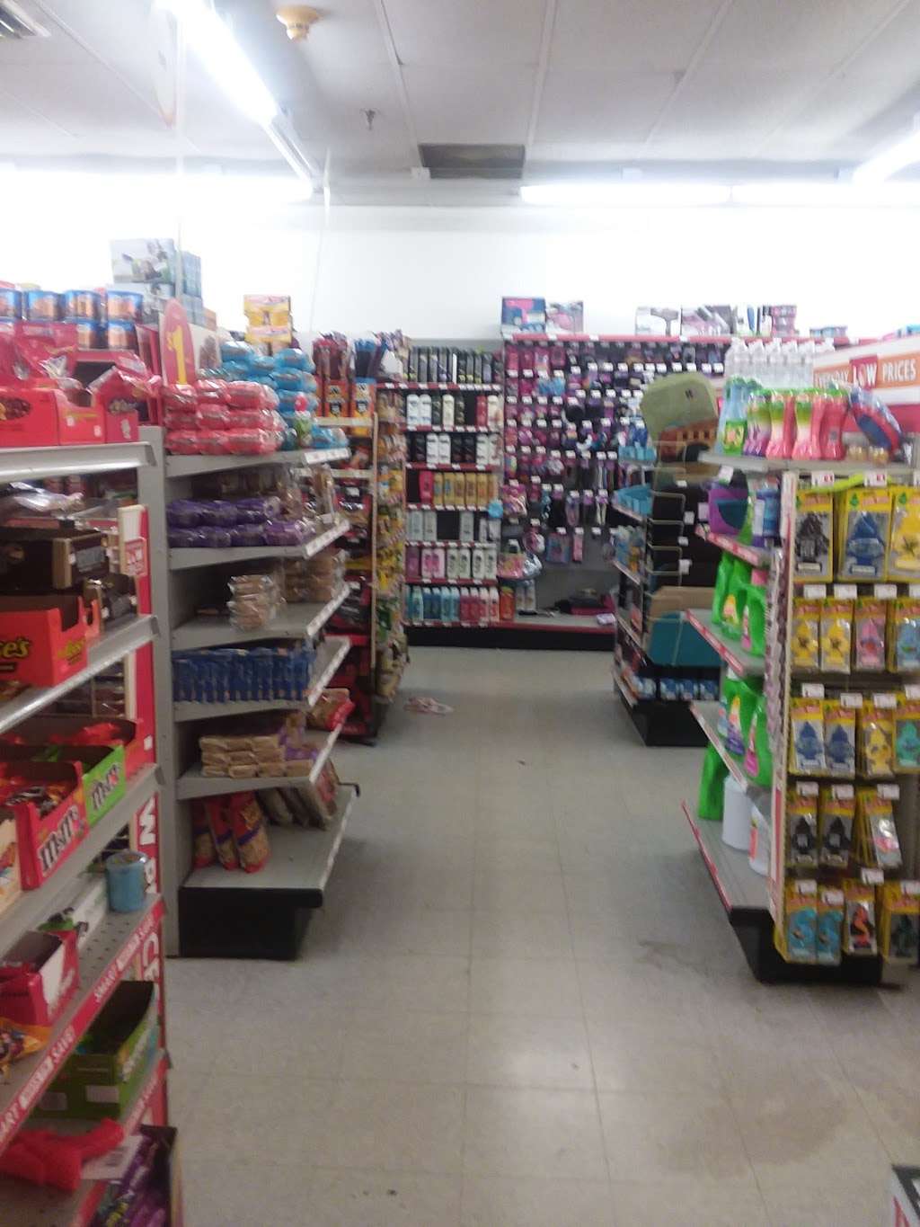 Family Dollar | 660 N Milwaukee Ave, Prospect Heights, IL 60070, USA | Phone: (847) 279-3971