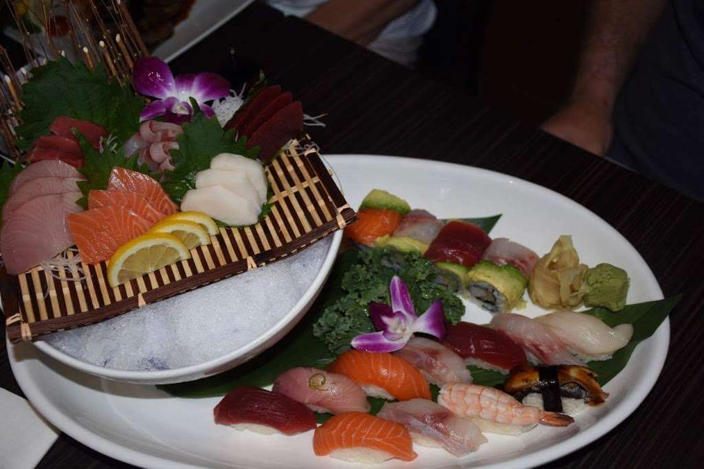 Ginza Sushi | 147 Ritchie Hwy F, Severna Park, MD 21146, USA | Phone: (410) 777-9393