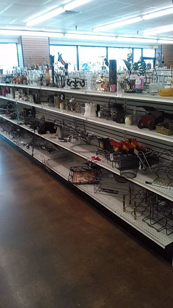 Goodwill Store - Arkansas | 1100 W Arkansas Ln, Arlington, TX 76013, USA | Phone: (817) 459-2688