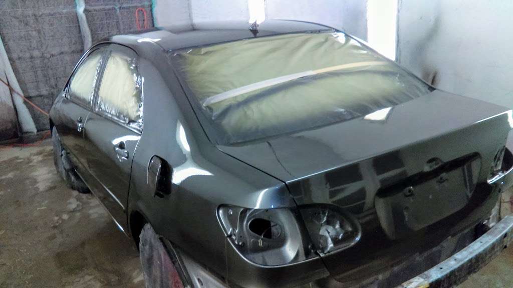 Roberto's Body & Paint 503 Alameda St, Compton, CA 90220, USA