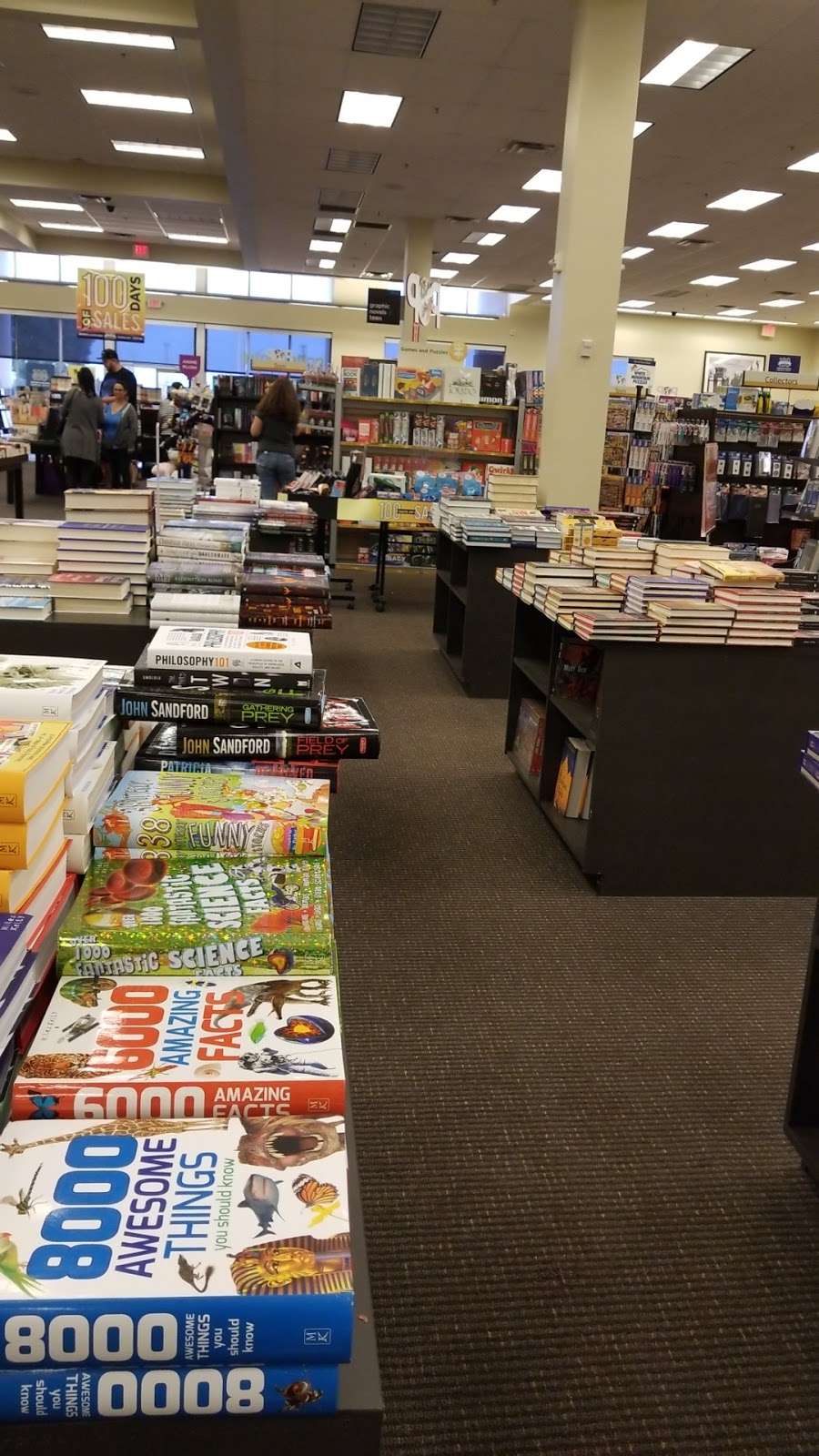 Books-A-Million | 300 Retail Commons Pkwy, Martinsburg, WV 25403, USA | Phone: (304) 264-0828