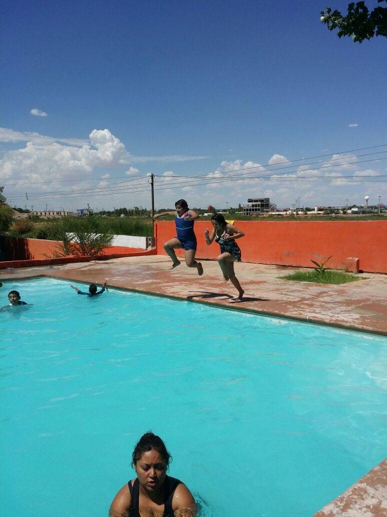 Fun Splash Balneario | Cdad. Juarez - El Porvenir, Parcelas Ejido Zaragoza, 32590 Cd Juárez, Chih., Mexico | Phone: 656 157 2555