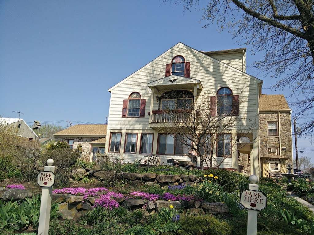 Churchtown Inn Bed & Breakfast | 2100 Main St, Narvon, PA 17555 | Phone: (717) 445-7794