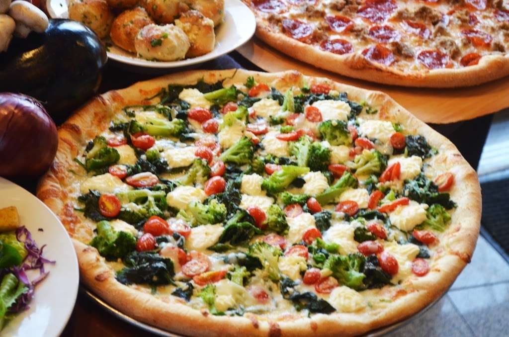 Vincents Pizzeria & Grill | 500 Gravel Pike, Collegeville, PA 19426, USA | Phone: (610) 454-0454