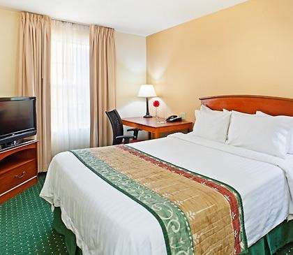 TownePlace Suites by Marriott Charlotte Arrowood | 7805 Forest Point Blvd, Charlotte, NC 28217 | Phone: (704) 227-2000