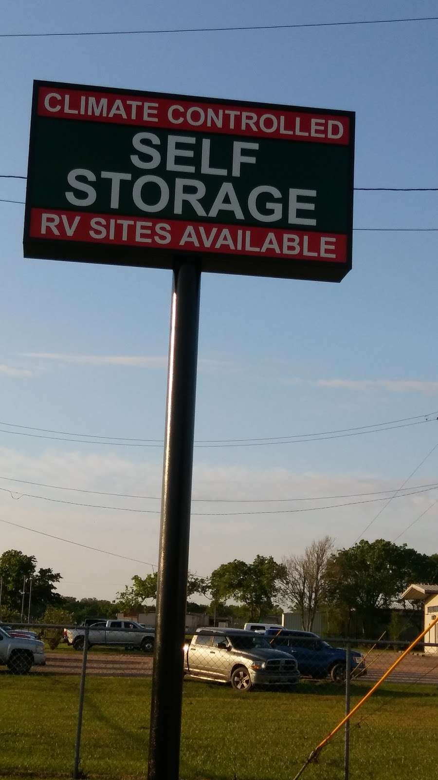 Handy Self Storage | 16224 S, TX-288 Business, Angleton, TX 77515, USA | Phone: (979) 431-5720