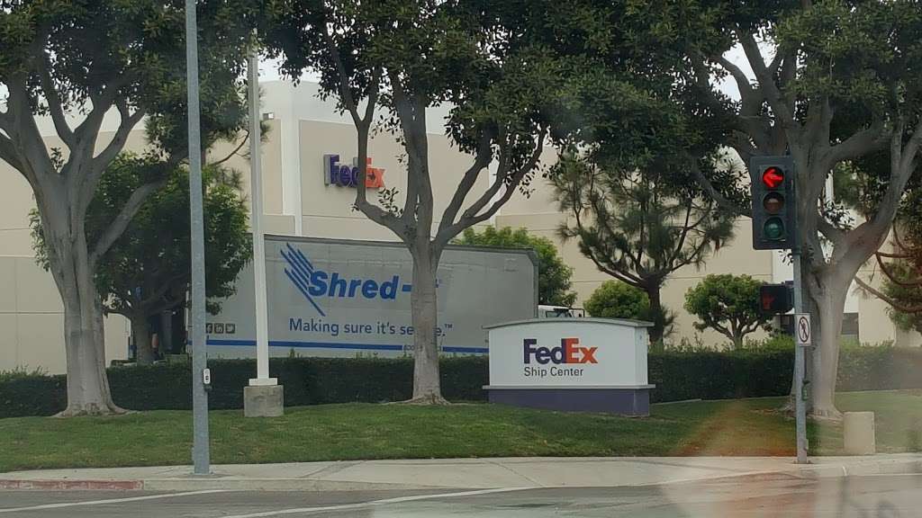 FedEx Ship Center | 7000 Barranca Pkwy, Irvine, CA 92618, USA | Phone: (800) 463-3339